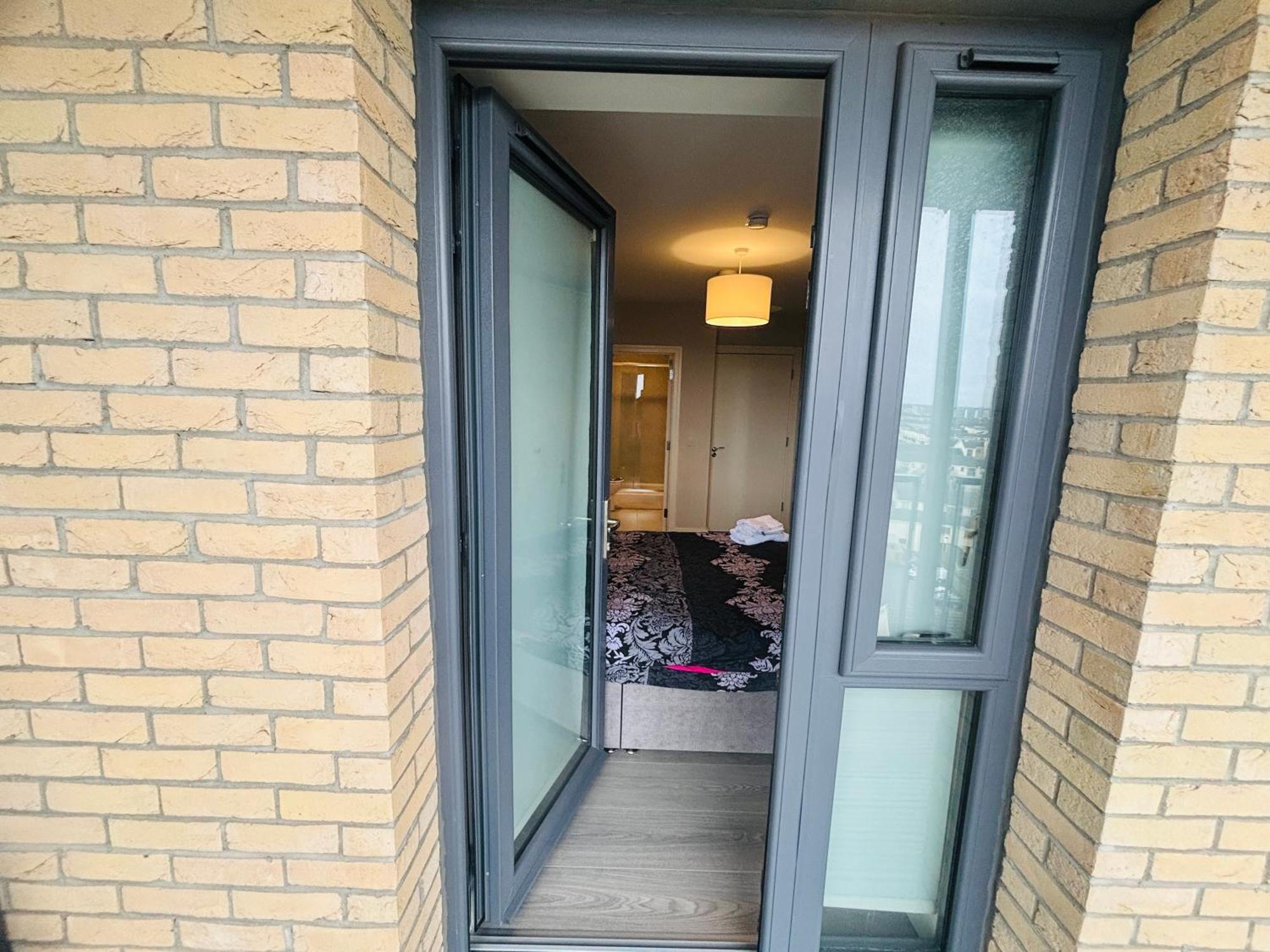 A Private Room,A Private Bathroom ダブリン エクステリア 写真